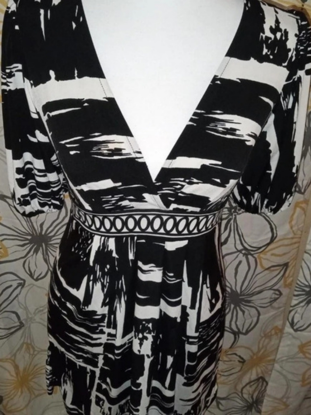 BCBGMAXAZRIA Abstract Print Mini Dress in Black & White Like New